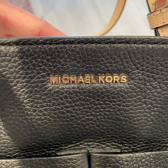 Michael Kors Bedford Tote - Picture 4 of 5